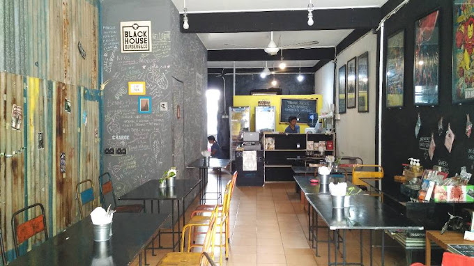 Black House Burgers