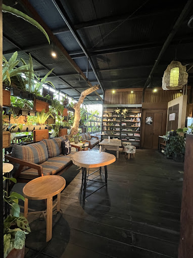 The Hidden Space Ubud Cafe
