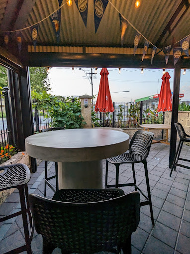 Round the Corner Bar and Grill