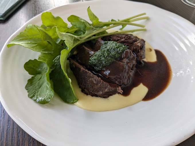 Fosh Bar & Restaurant