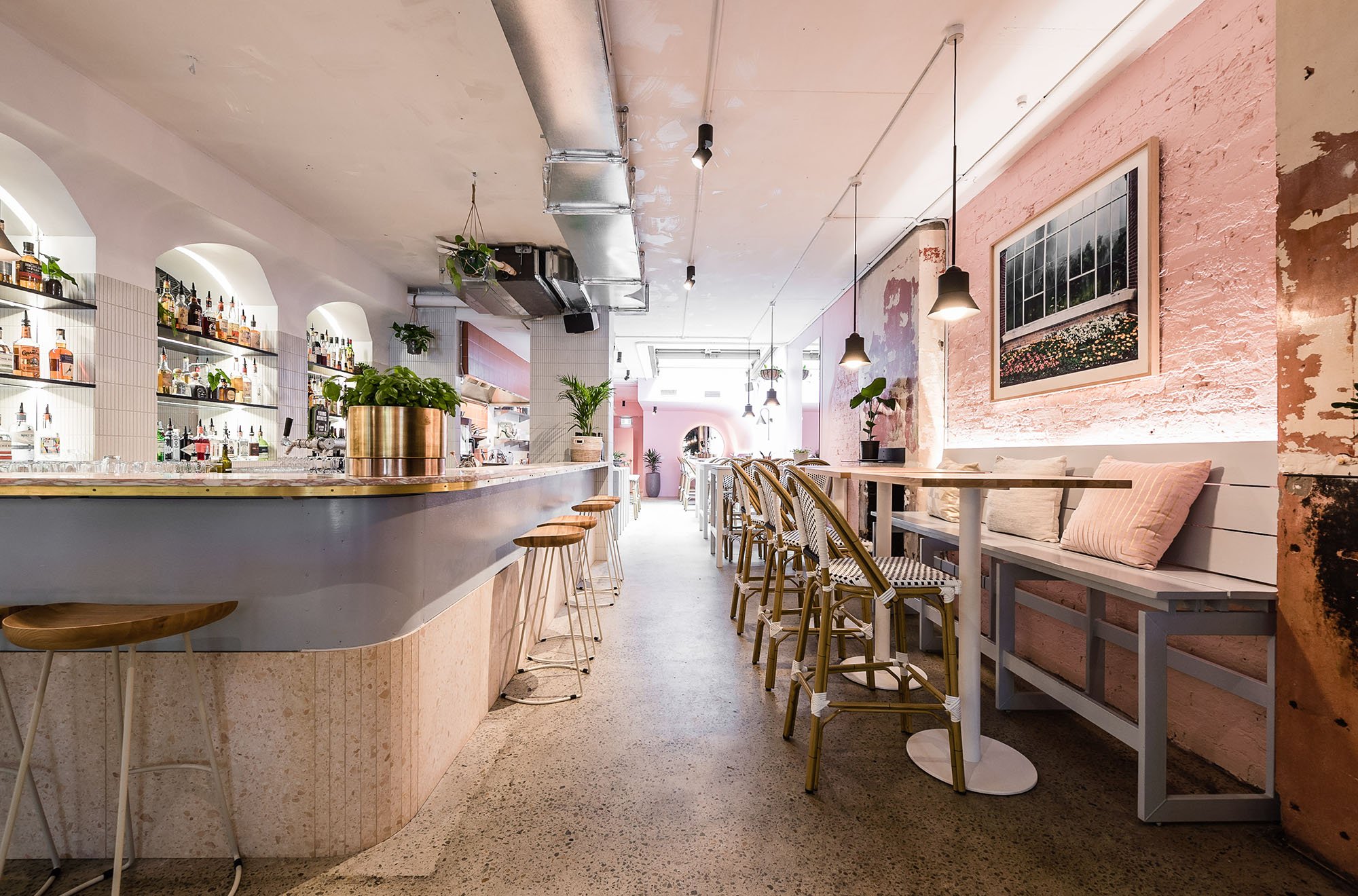 The Charlie - Restaurant & Bar