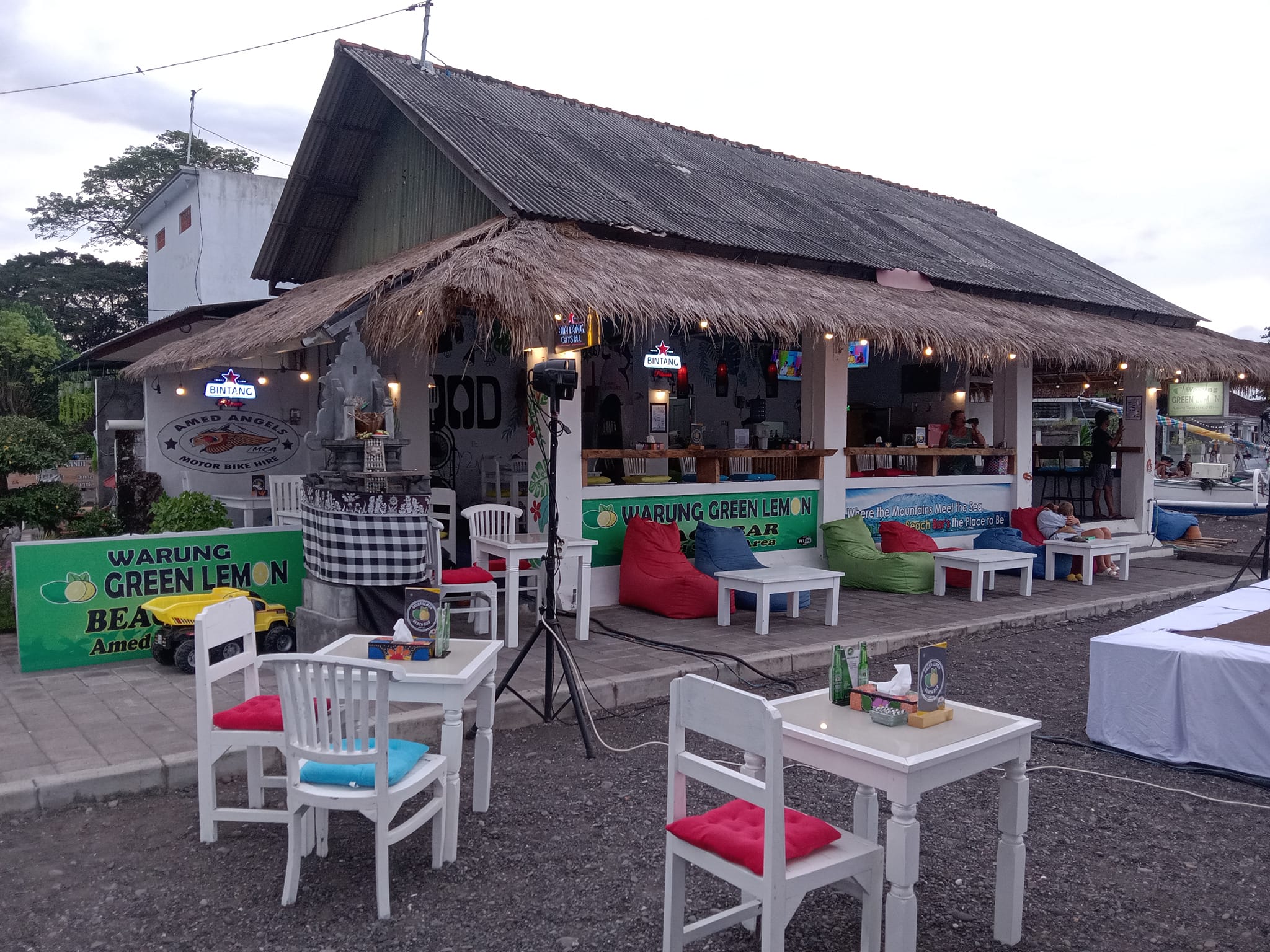 Warung Green Lemon & Beach Bar