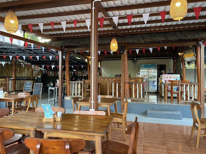 Kelingking Bar and Restaurant