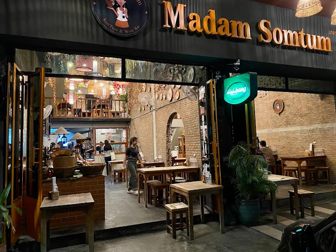 Madam Somtum