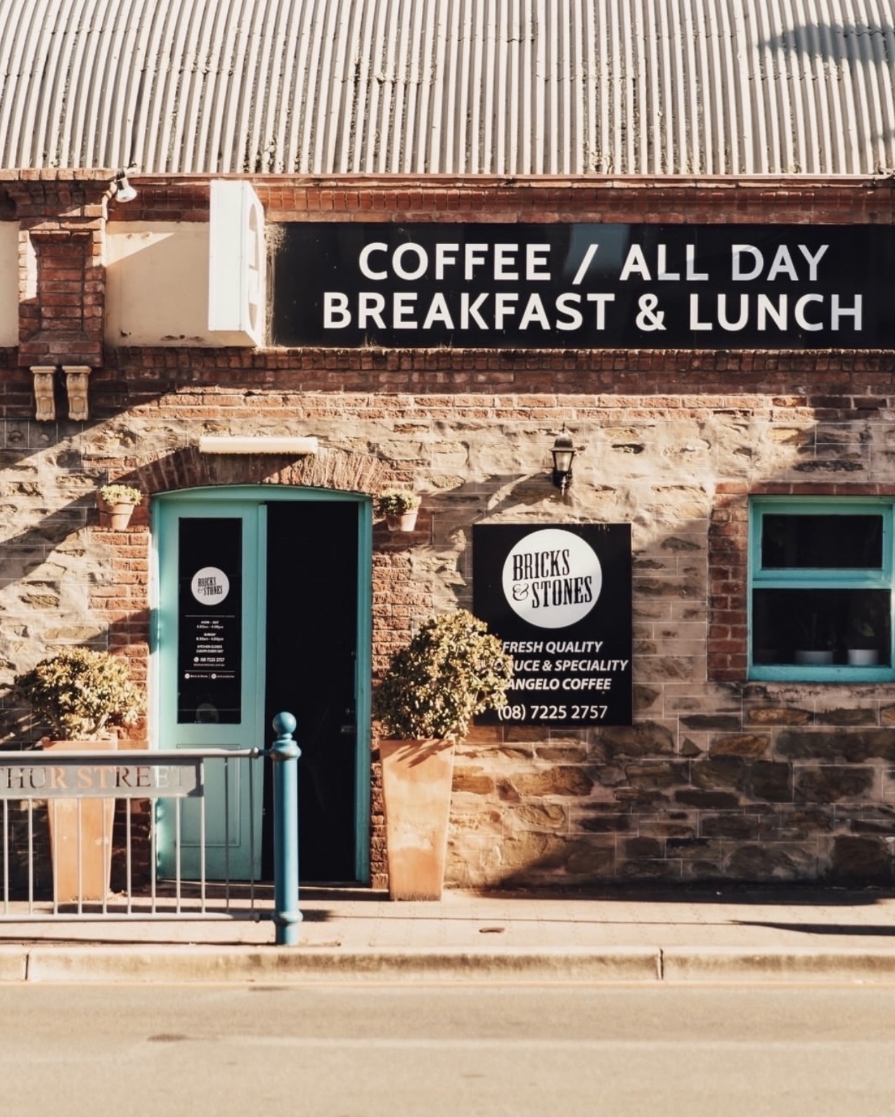 Bricks & Stones Cafe