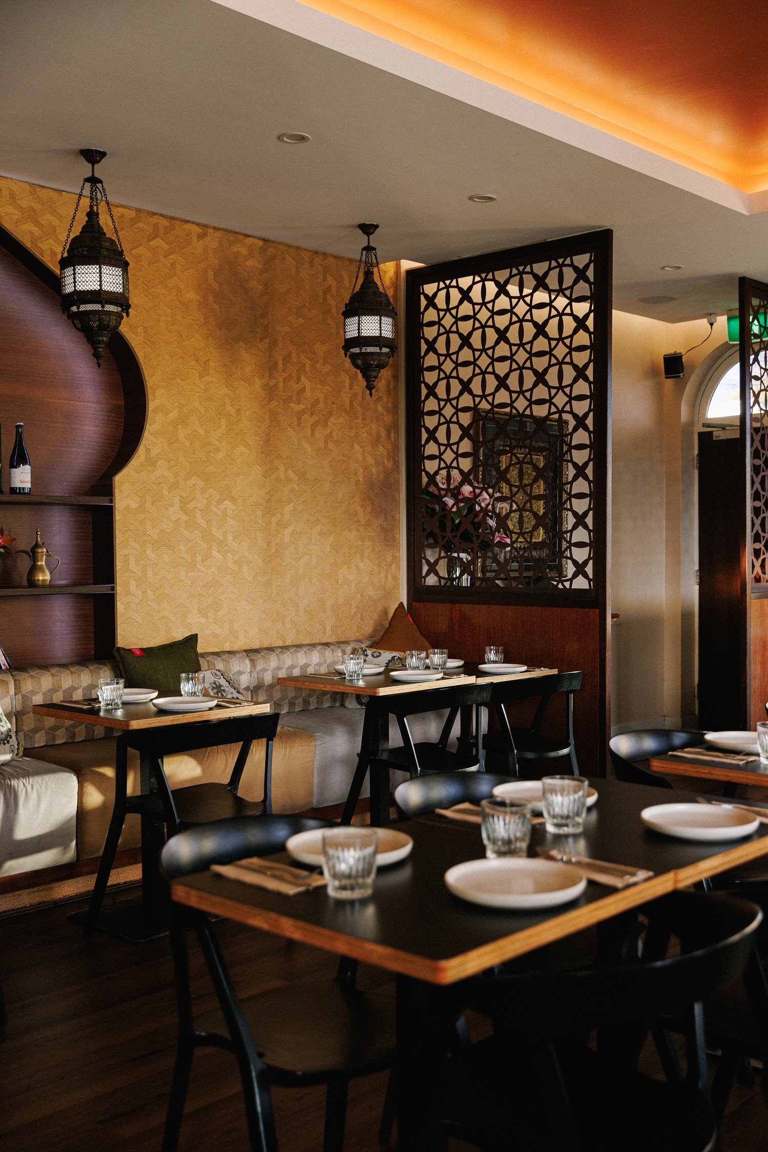 1001 Nights Restaurant & Cafe