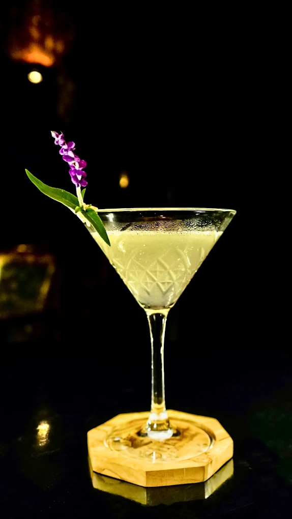 ShiShi Nightclub & Izakaya Lounge
