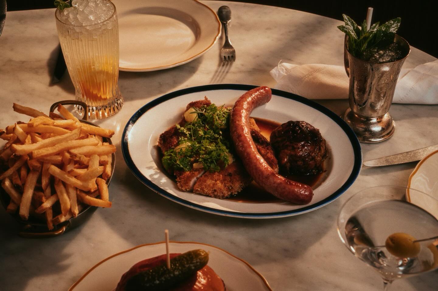 Joe's Tavern, Restaurant & Bar