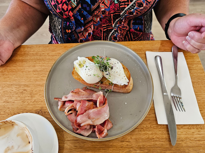 L'Anse French Café & Croissanterie