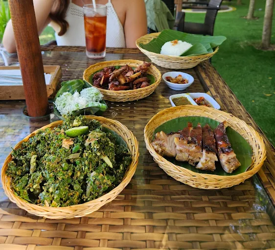 Ocin Babi Guling dan Samsam