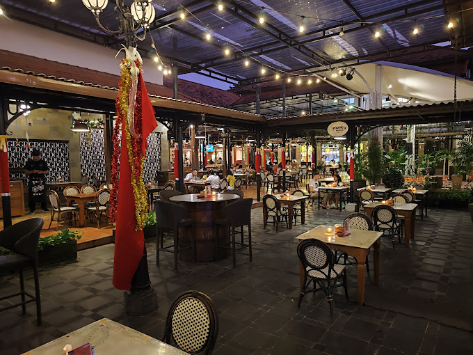Made's Warung Seminyak