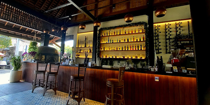 Philanthropy Restaurant & Bar