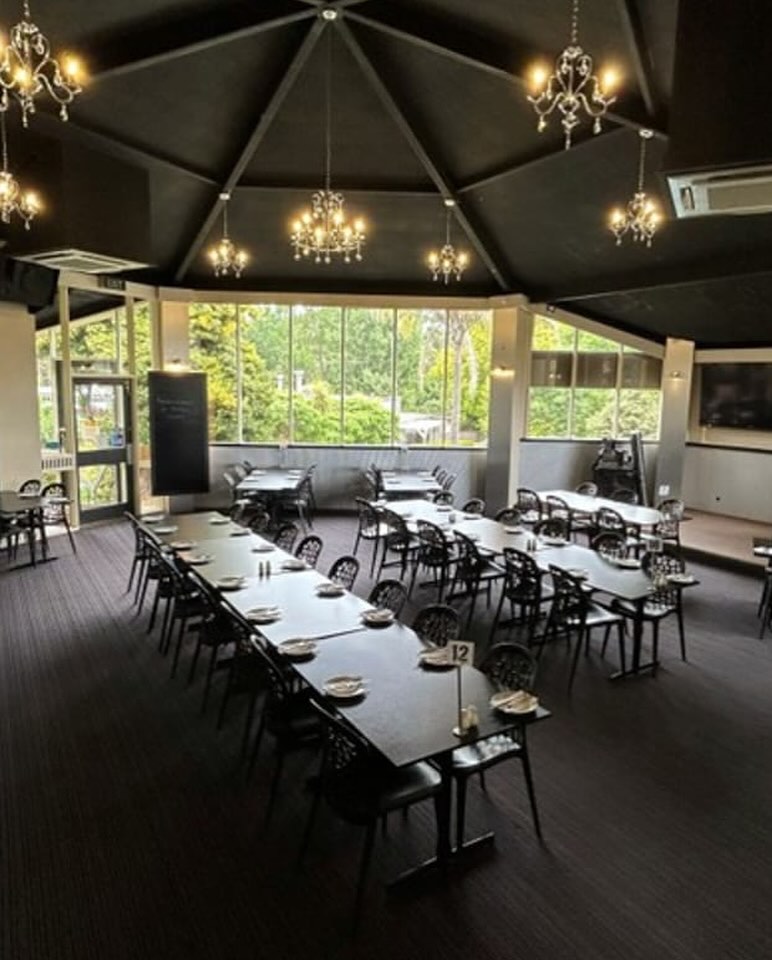 Rookies Pizzeria Bar & Grill
