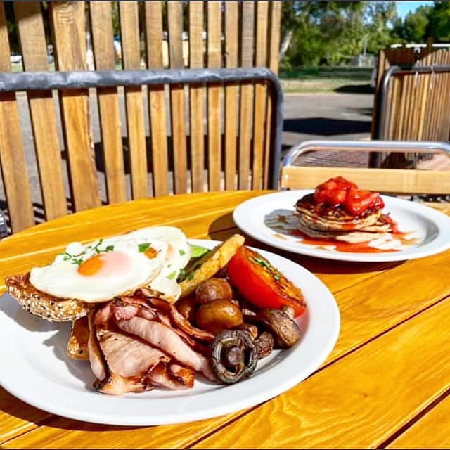 Settlers Tavern Tawonga South