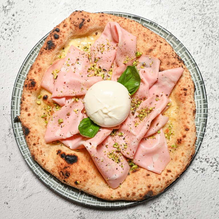 La Calabrese Pizzeria