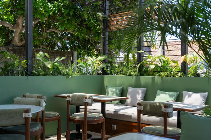 Riviera Cafe