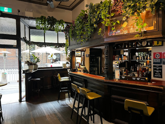 Mercantile Hotel (Irish Pub)