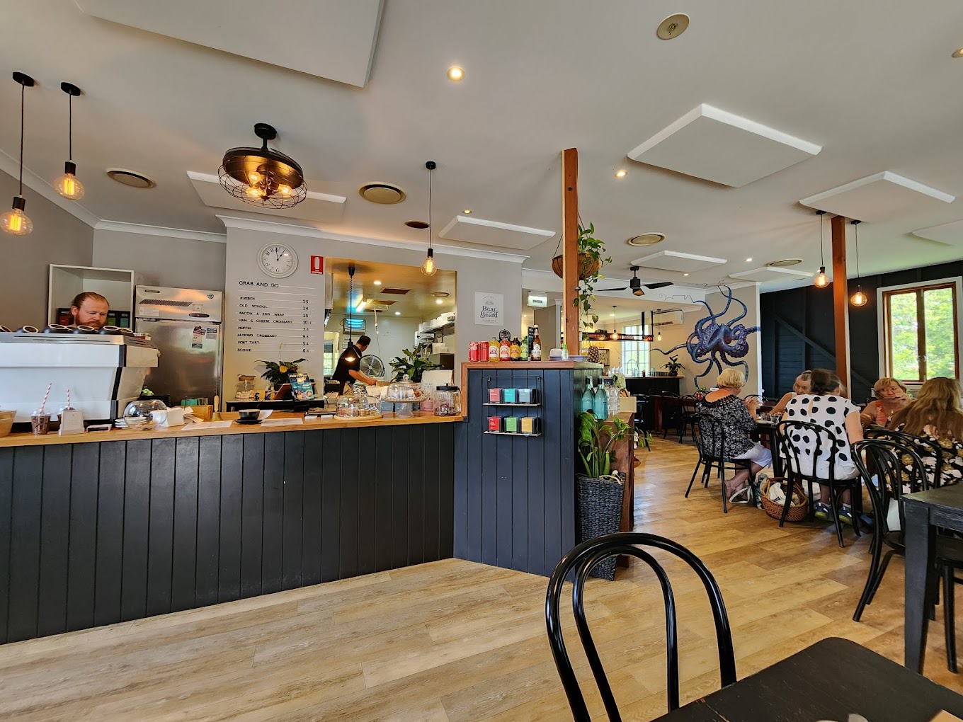 Let Minnow Cafe