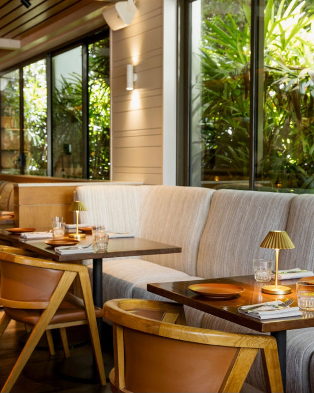 Cora Restaurant