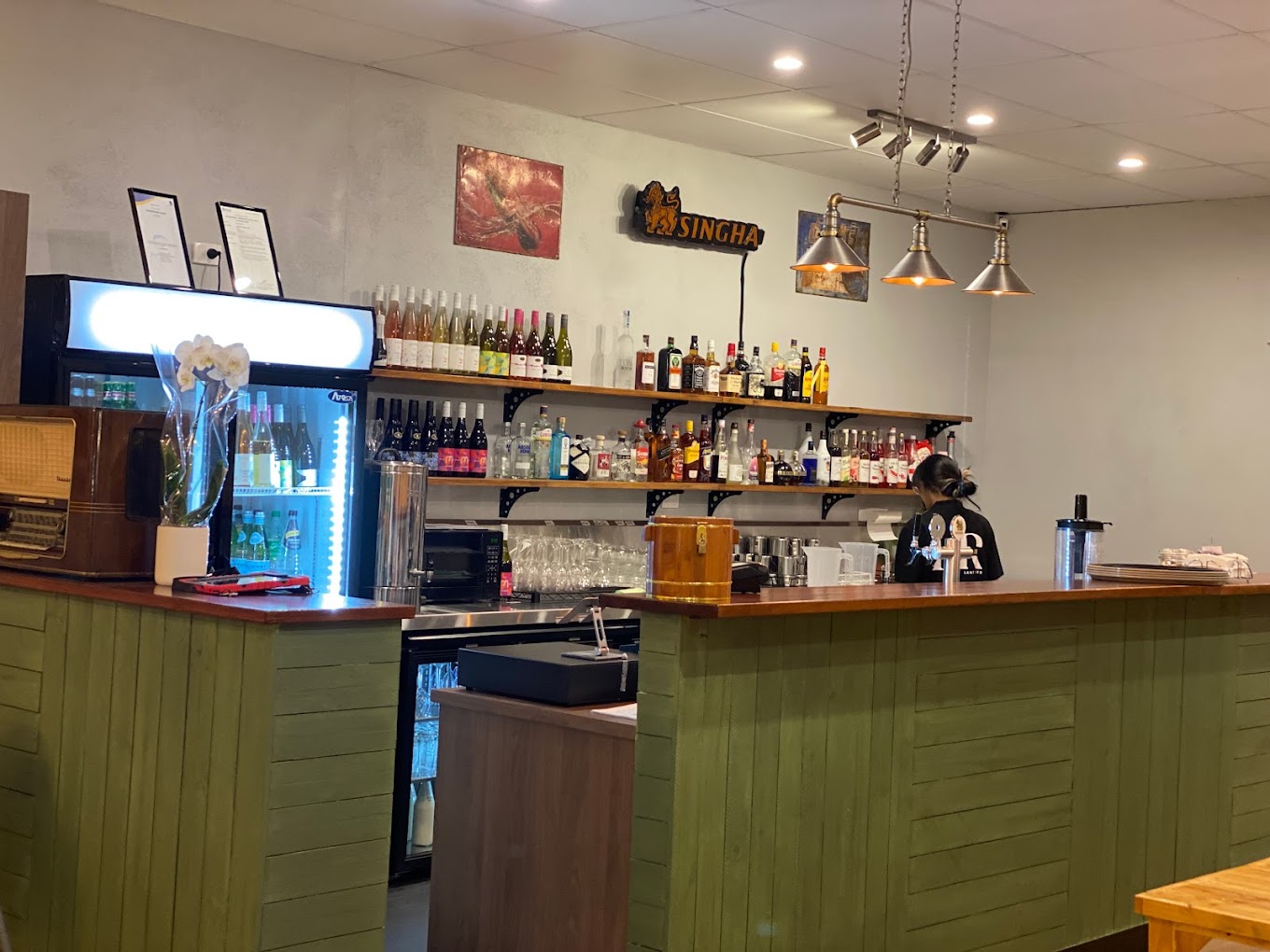 Lert Rod Thai Restaurant and Bar