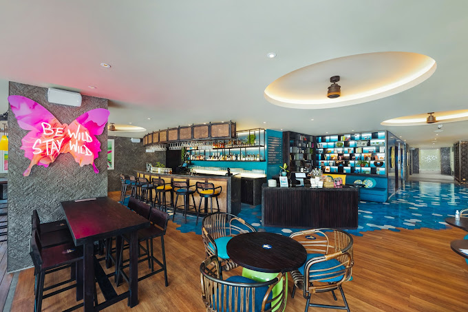 Street 32 Cocktail Bar & Eatery