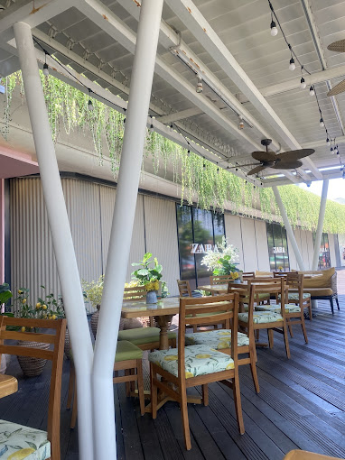 Villa Capri Beachwalk Bali