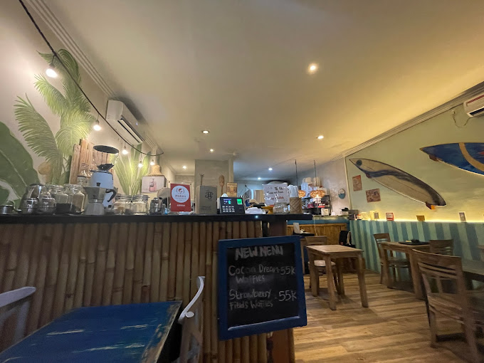 He'enalu Cafe And Resto