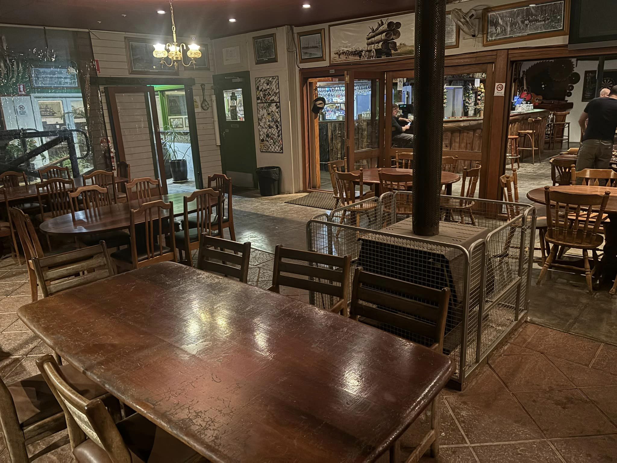 Jarrahdale Tavern & Restaurant