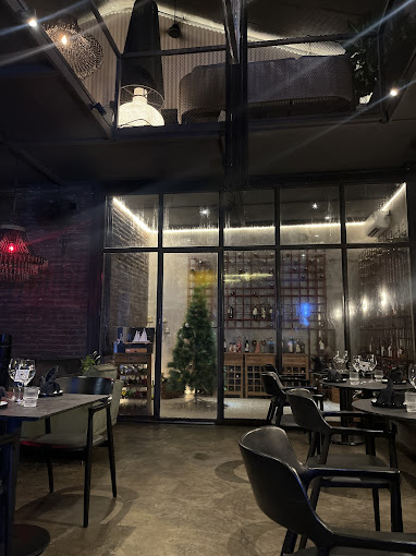ESKQBar - Steak House & BBQ Grill Restaurant + Wine Lounge