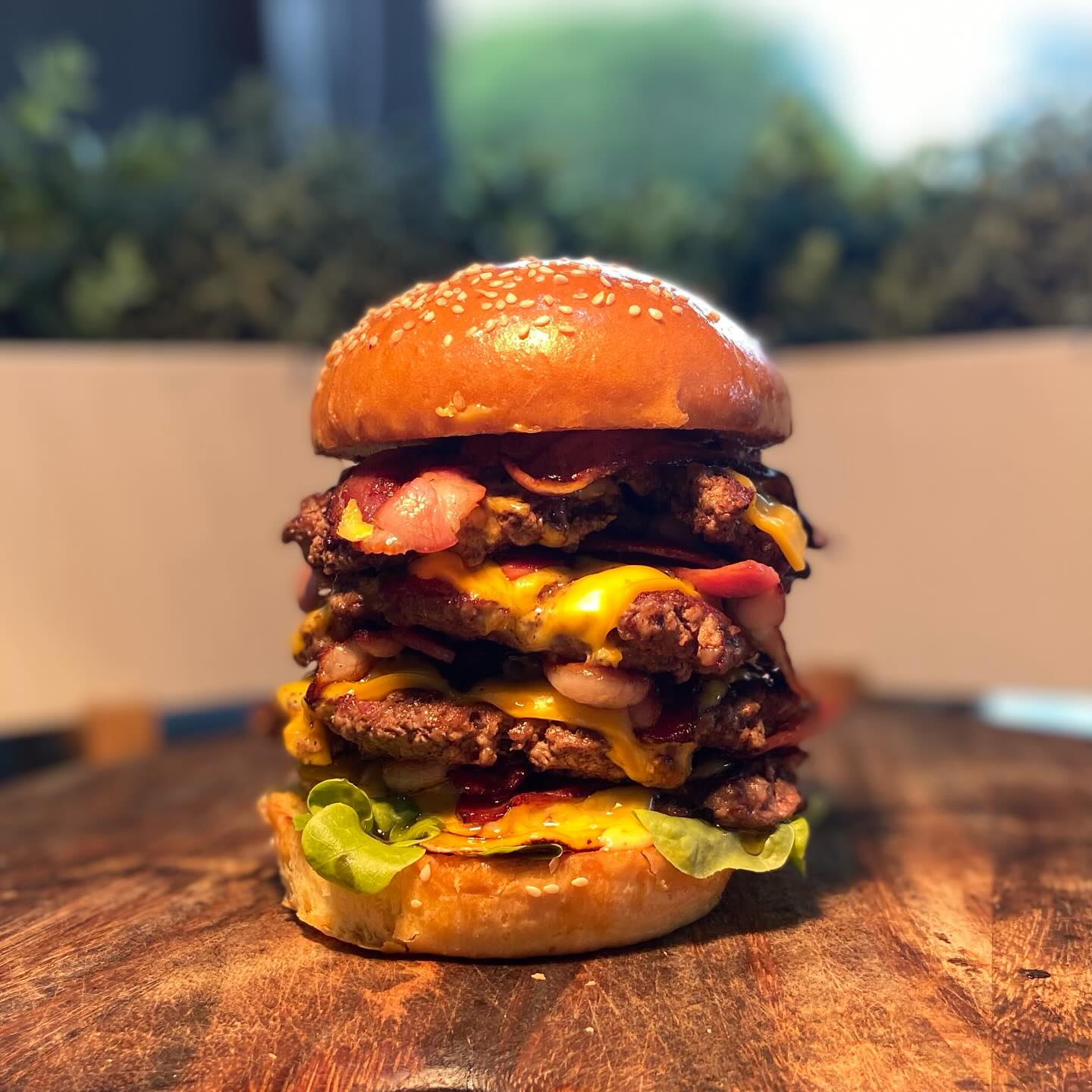 Between 2 Buns
