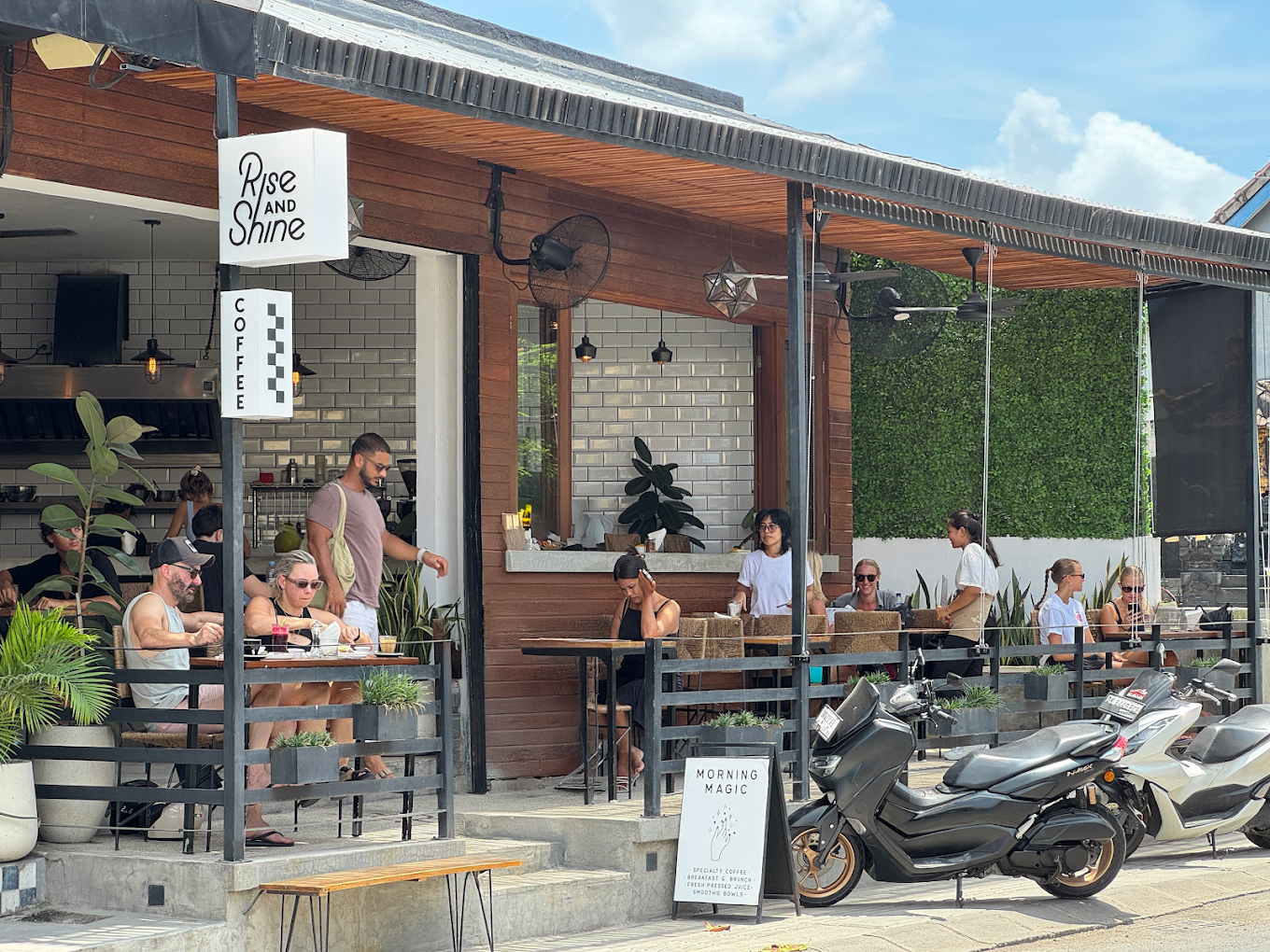 Rise & Shine Cafe Canggu