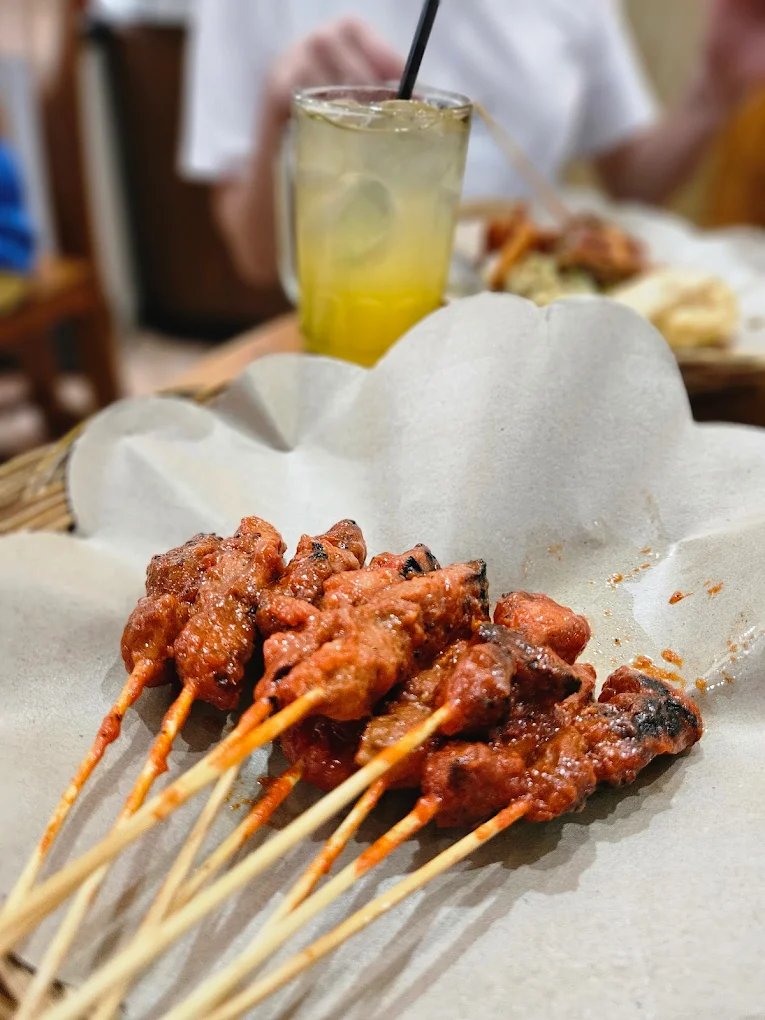Rumah Makan Babi Guling Karya Rebo