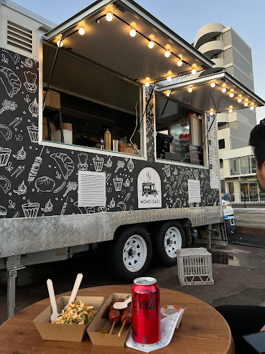 Momo Gadi - Nepalese food truck