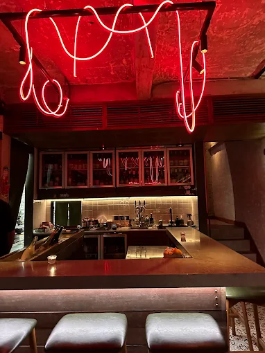 Mod Kaew Wine Bar