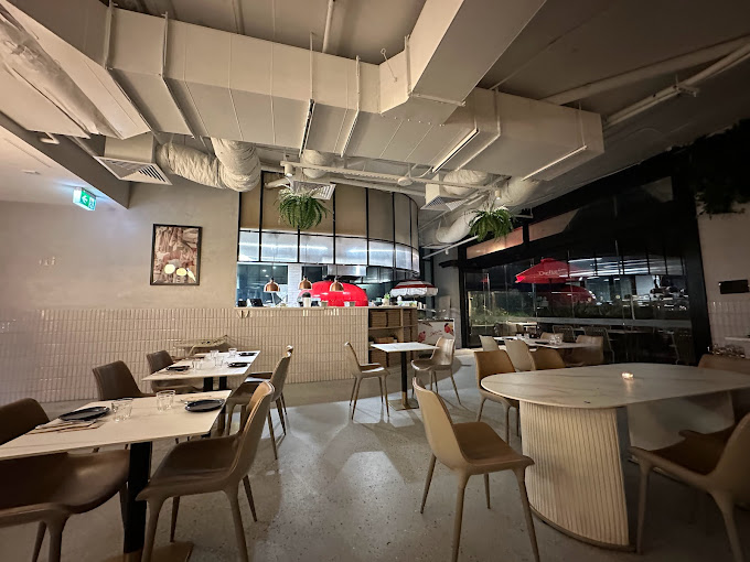 La Calabrese Italian Restaurant & Pizza