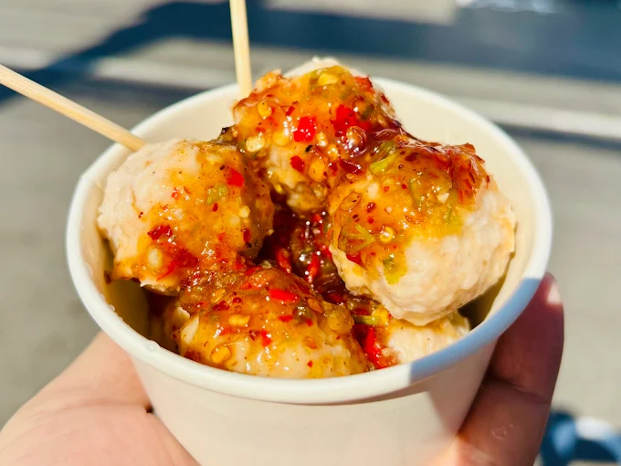 ชิ้นปั้นสด สาขา สวนจตุจักร pork meatballs