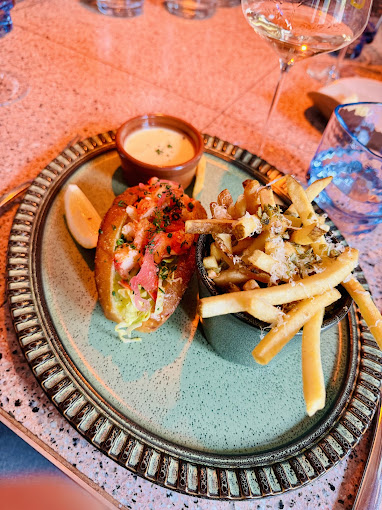 Pinchy's Lobster & Champagne Bar