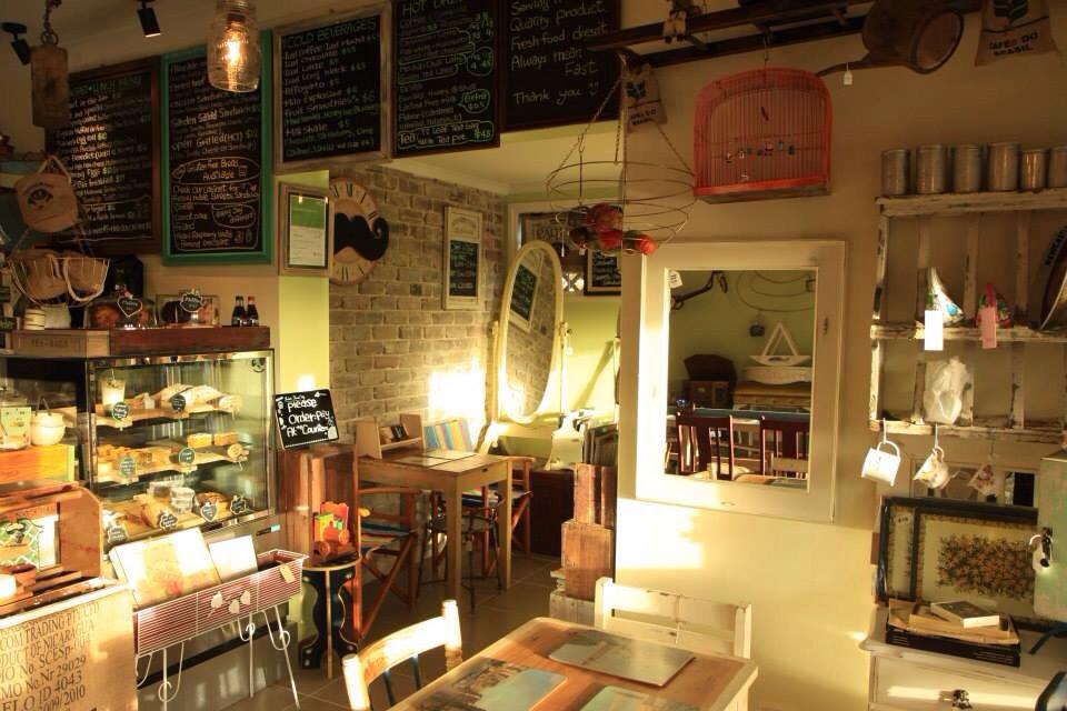 Curl the Whisker Cafe