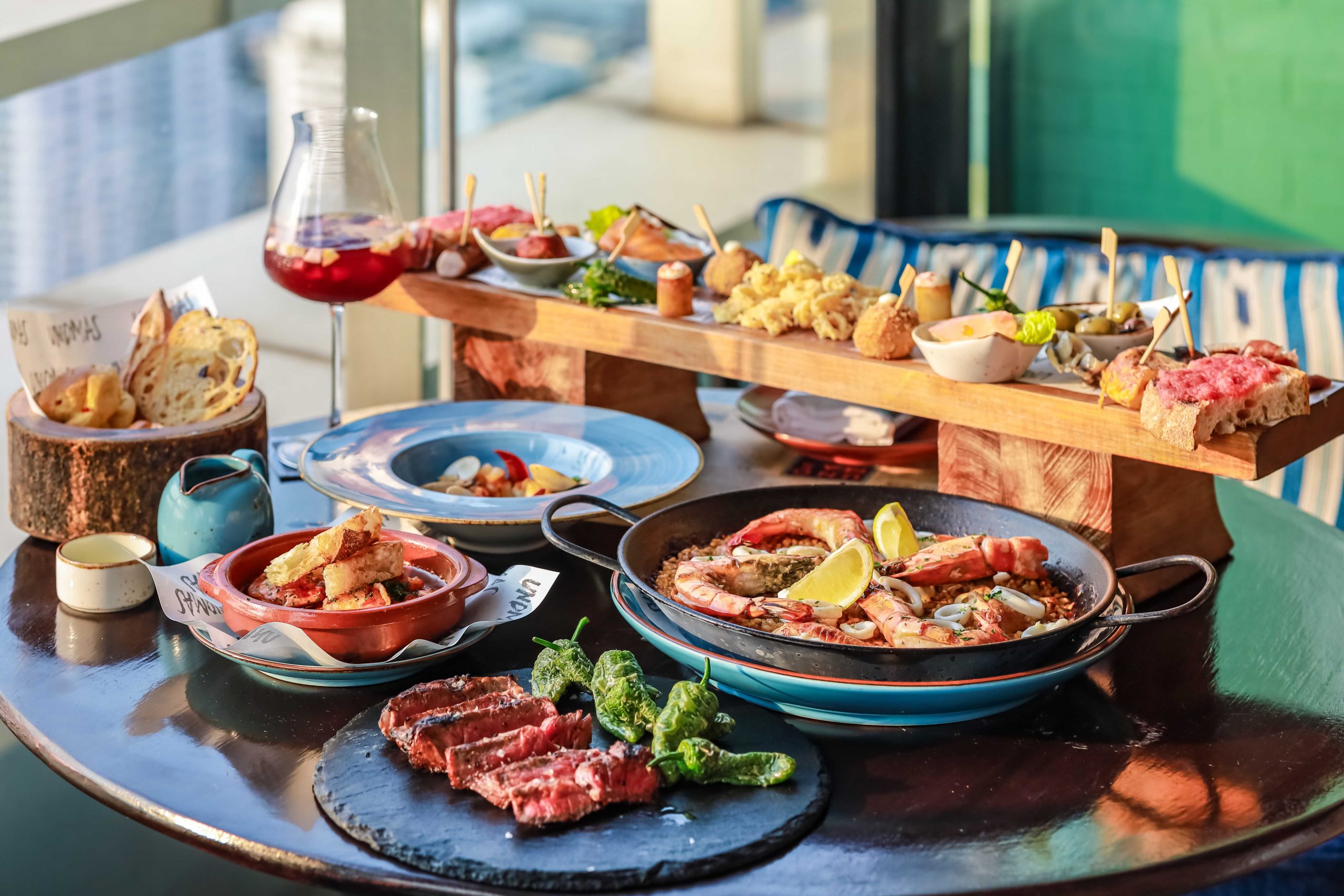 UNOMAS - Spanish Restaurant & Bar