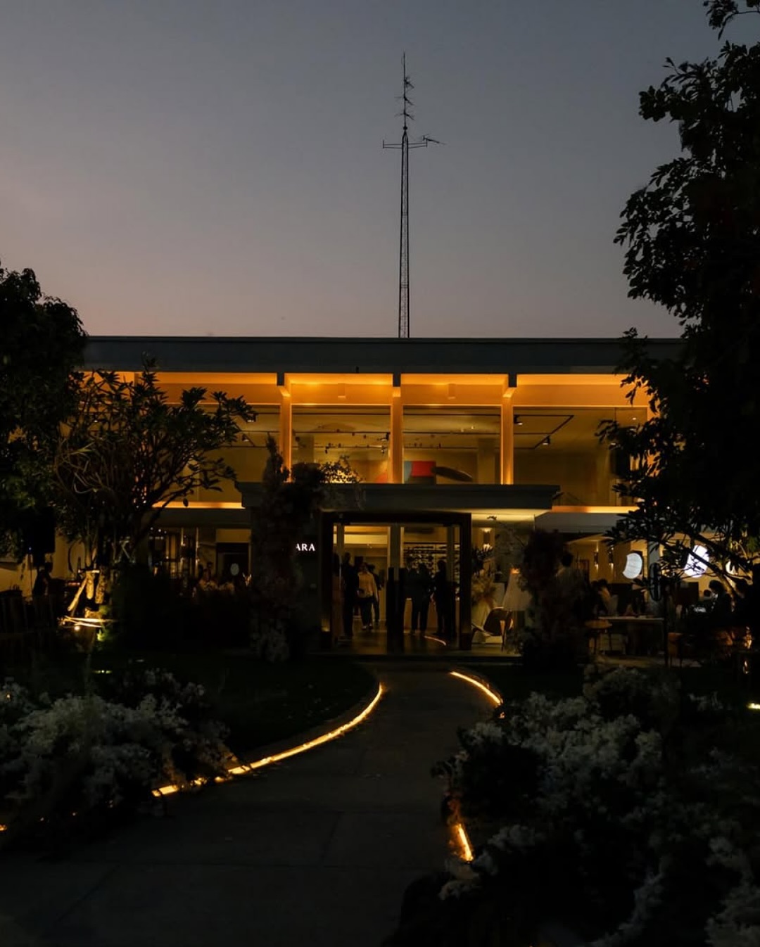 CLARA Restaurant