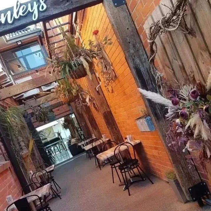 Stanley's Cafe / Restaurant