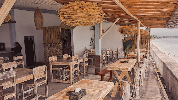 Bubu Beach Bar & Grill