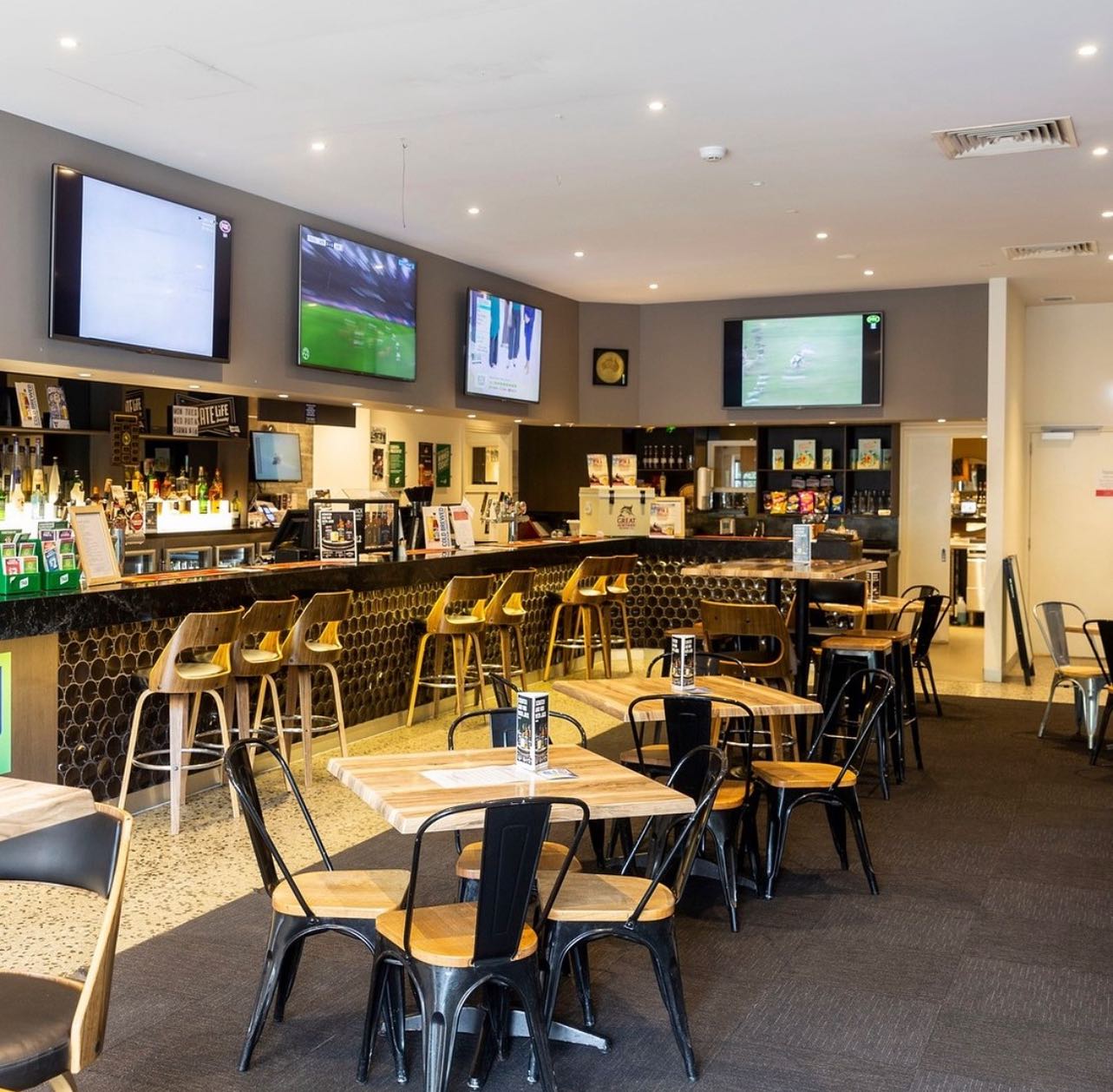 Cardinia Park Hotel
