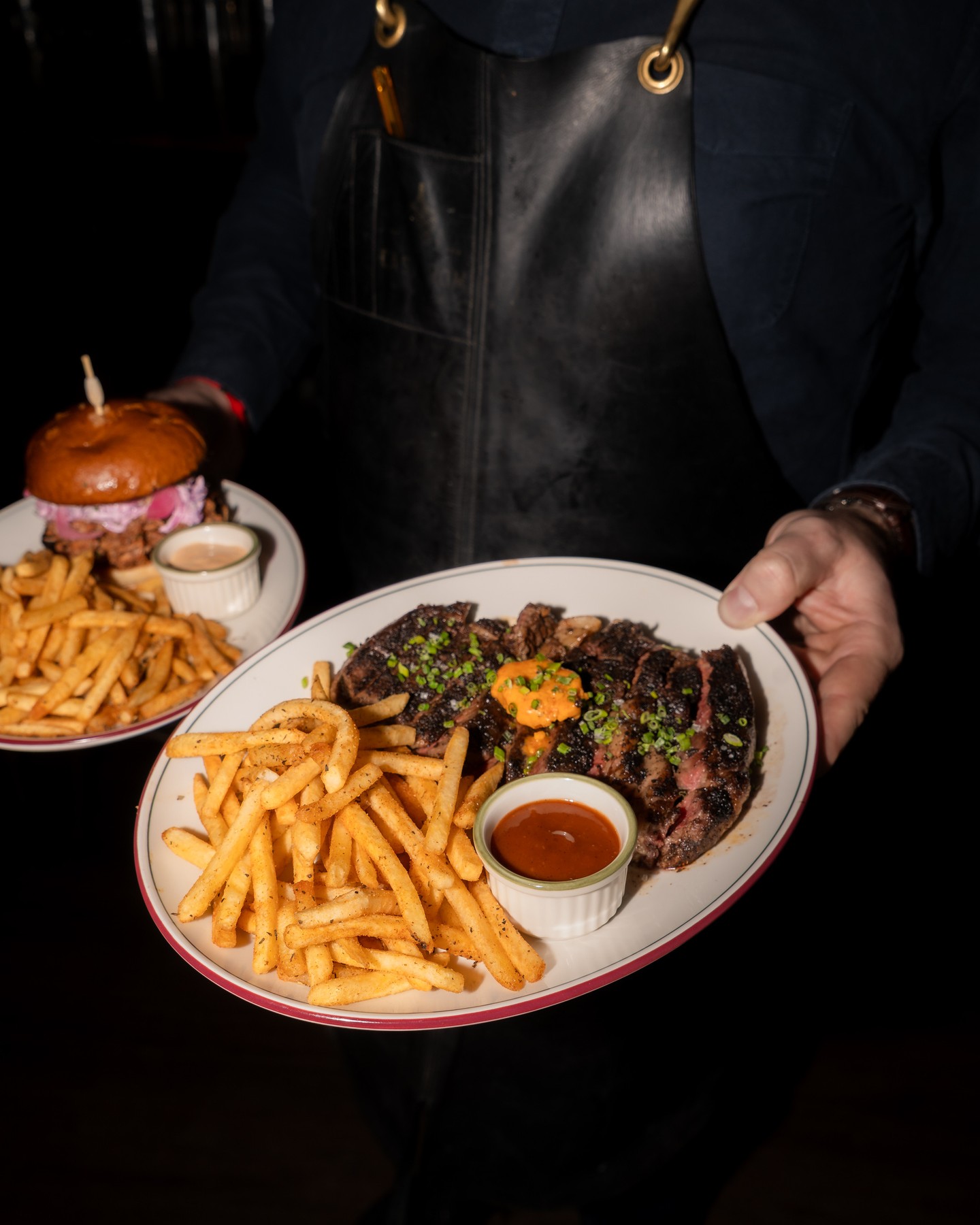 White Oaks Saloon Bar & Dining