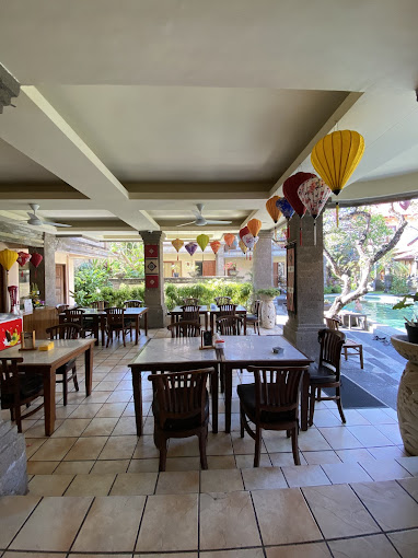 Warung Kursi Pendek