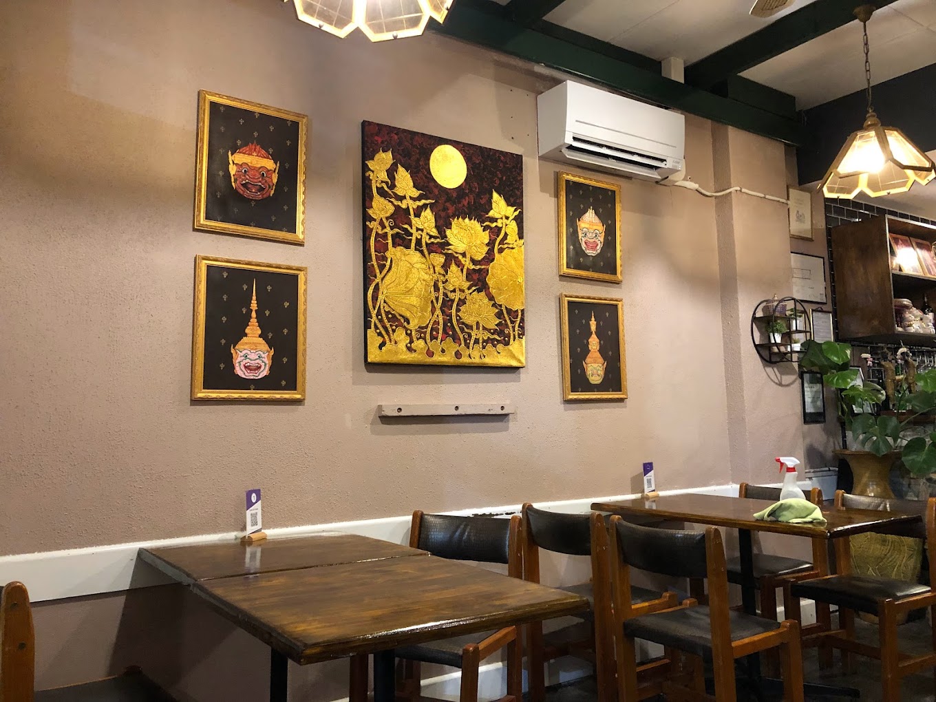 Khao Thip Thai Restaurant