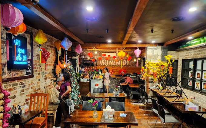 Viet Nam Ơi (Vietnamese Restaurant Surfers Paradise)