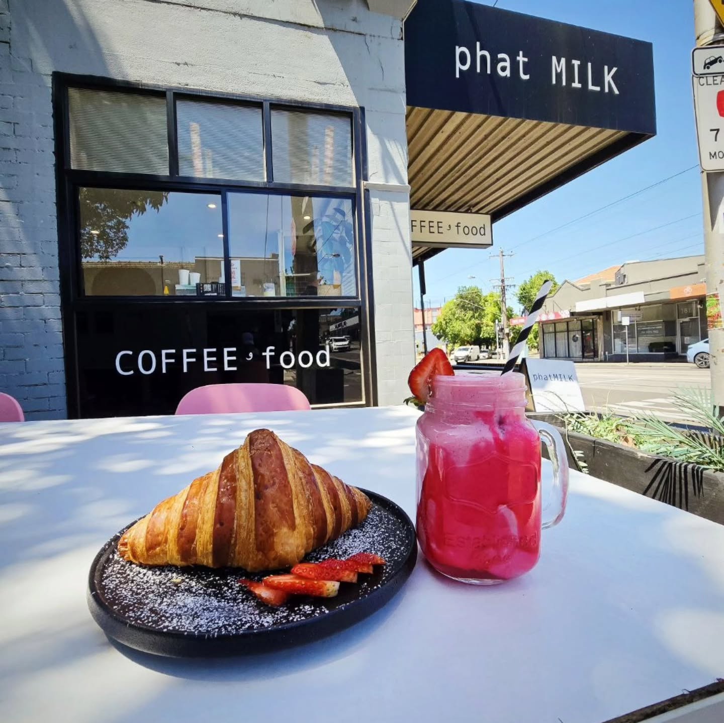 phatMILK Café