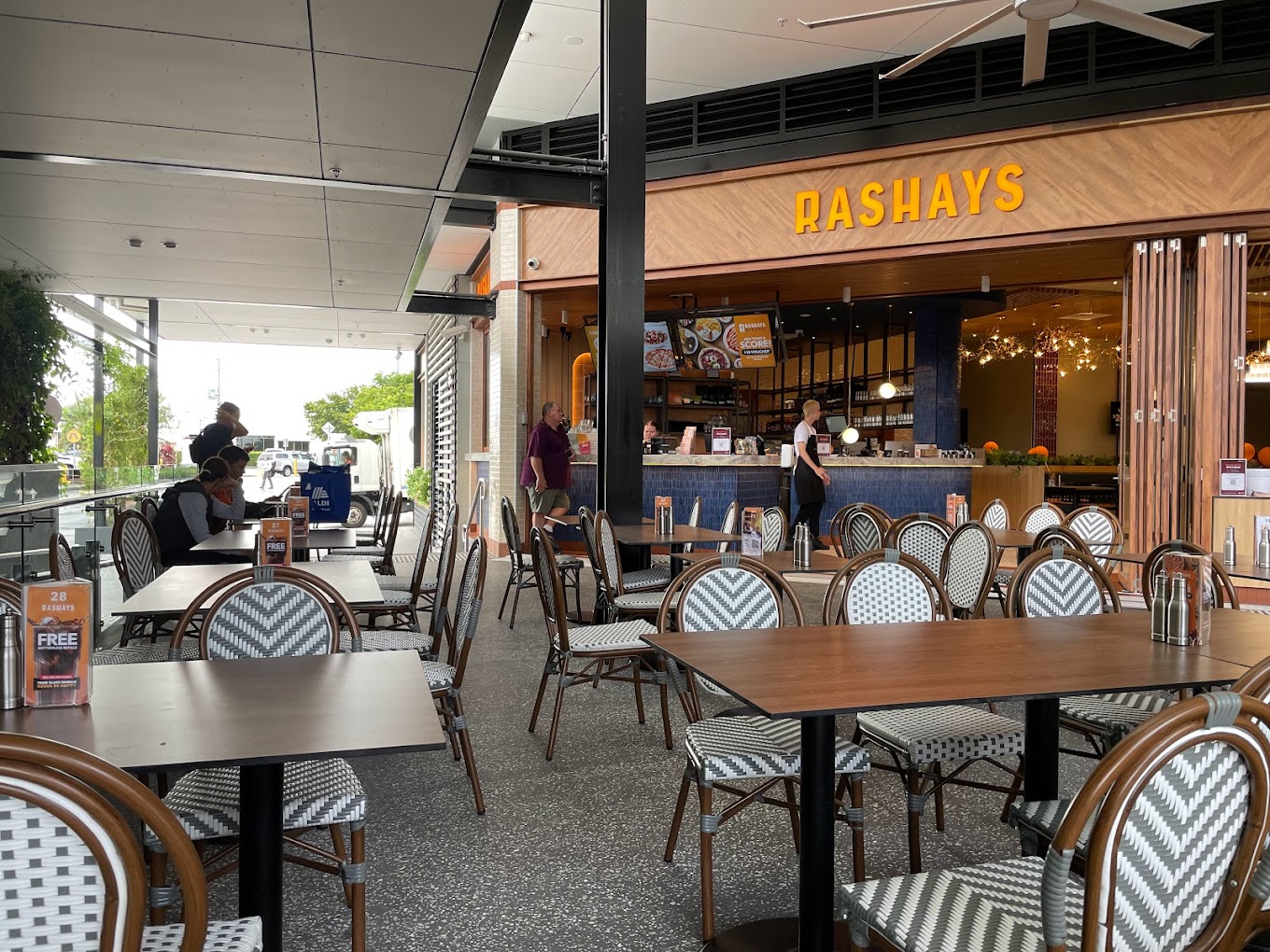 RASHAYS - Strathpine