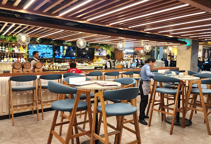Wolfgang Puck Kitchen + Bar
